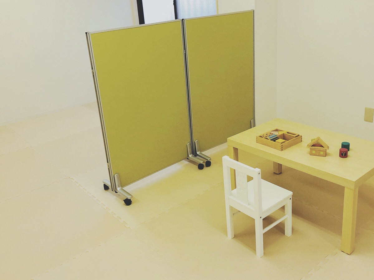 児童支援施設の室内の療育室写真３